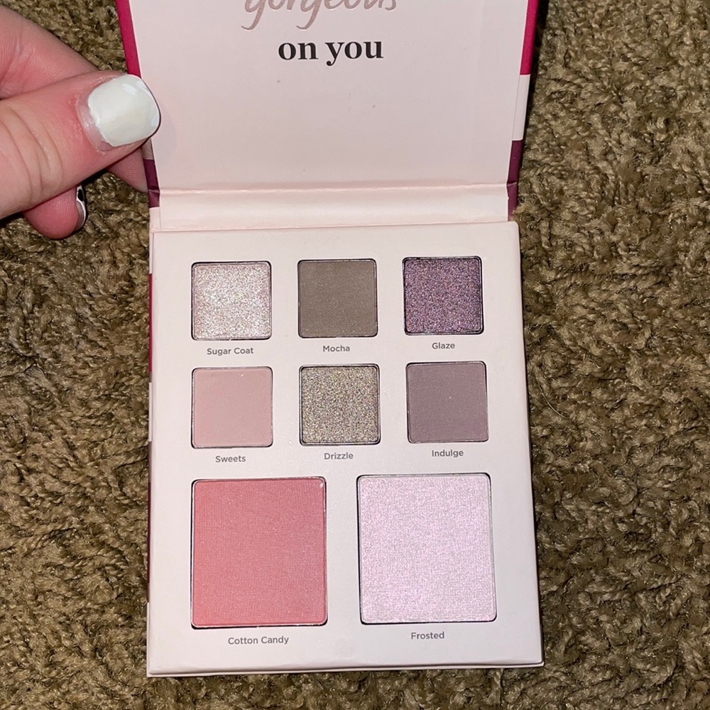Eyeshadow palette